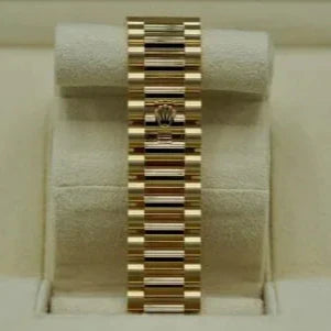 Day-Date 36 / 41 mm Carnelian Dial 128238