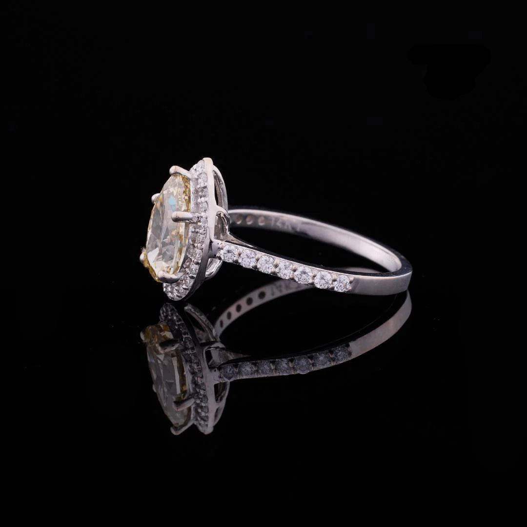 2 Carat Pear Cut Moissanite Wedding Ring – Iced Out Band in 925 Silver - Aventus