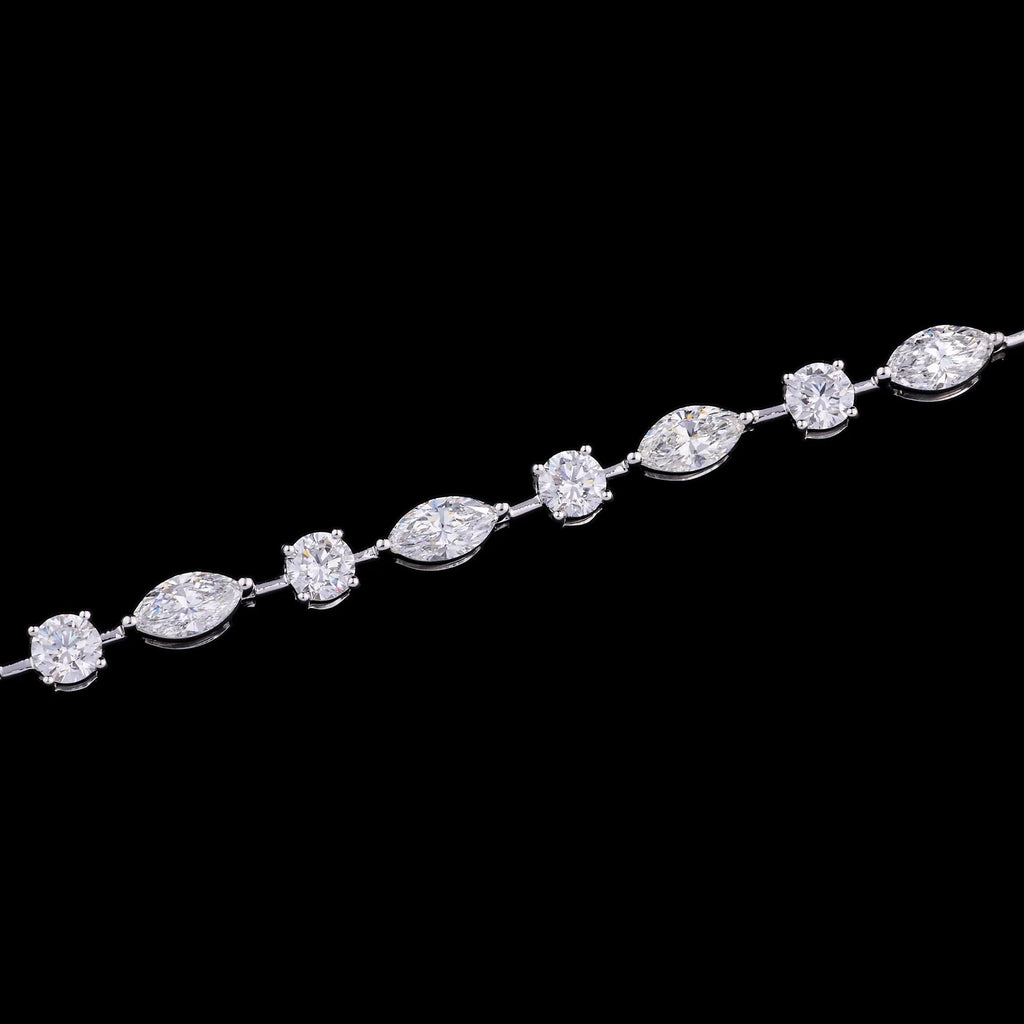 Bold Square-Cut Iced Bracelet – Luxury Statement Jewelry with Powerful Presence