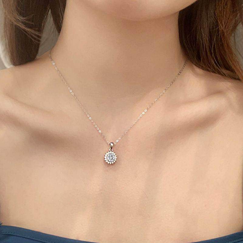 Gemmed Sunflower Necklace - Aventus
