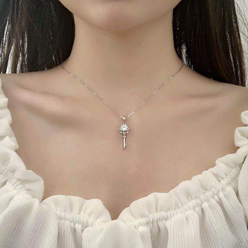 Floral Key Necklace - Aventus