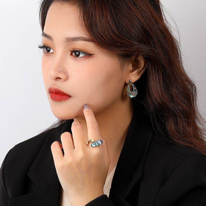 Oval Abalone Shell Ring - Aventus