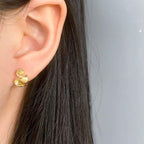 Scallop Skirt Stud Earrings - Aventus