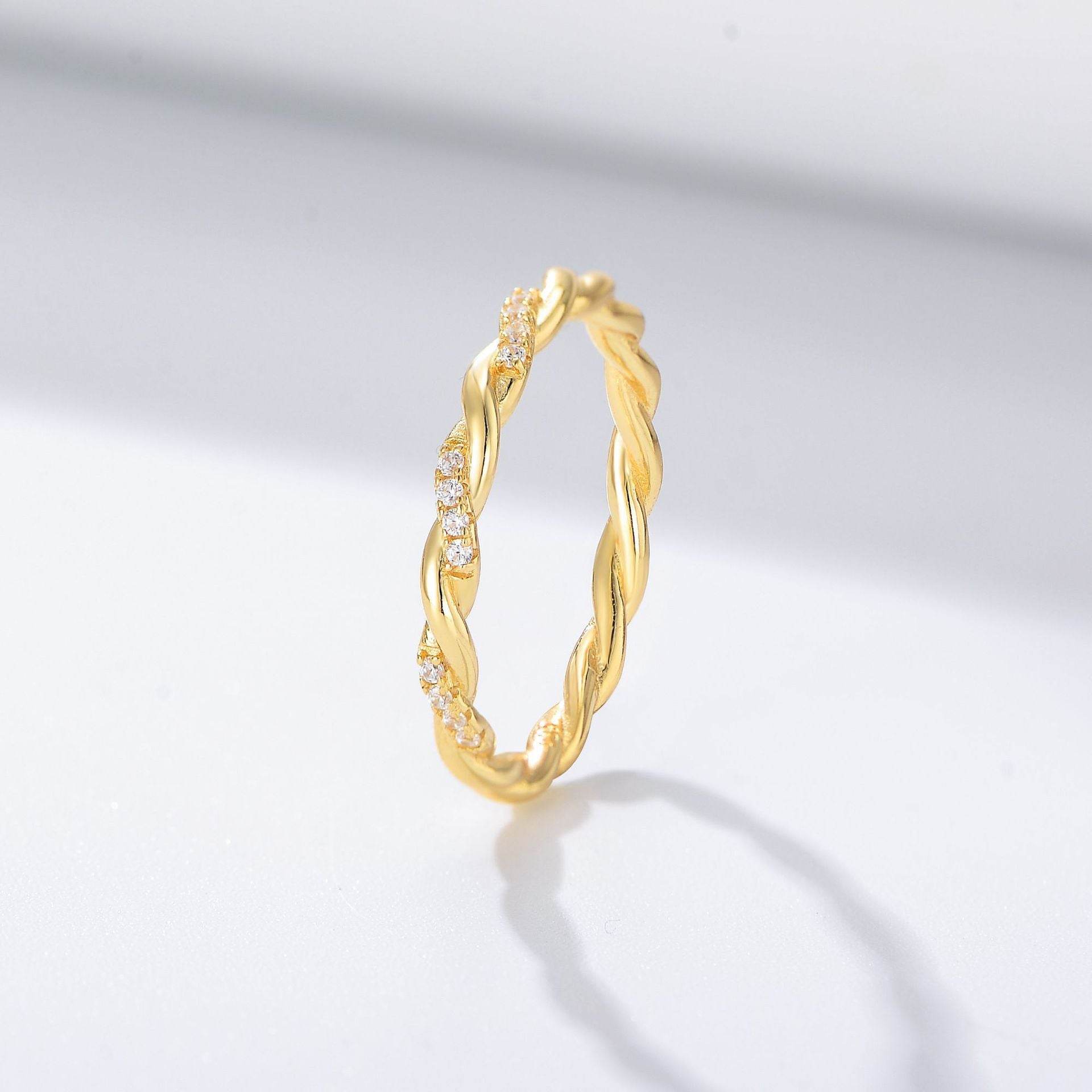 Twisted Eternity Ring - Aventus