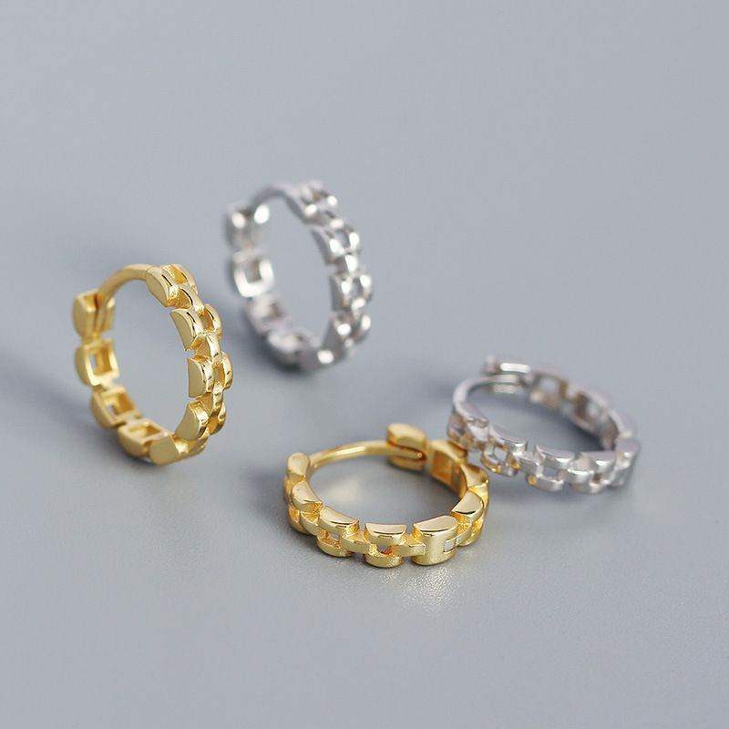 Chained Huggie Earrings - Aventus