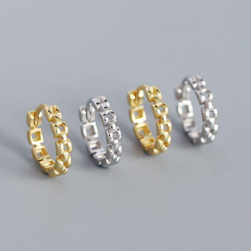 Chained Huggie Earrings - Aventus