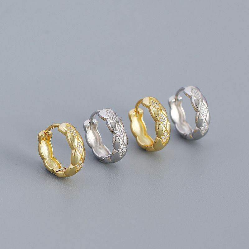 Rhombus Paved Huggie Earrings - Aventus