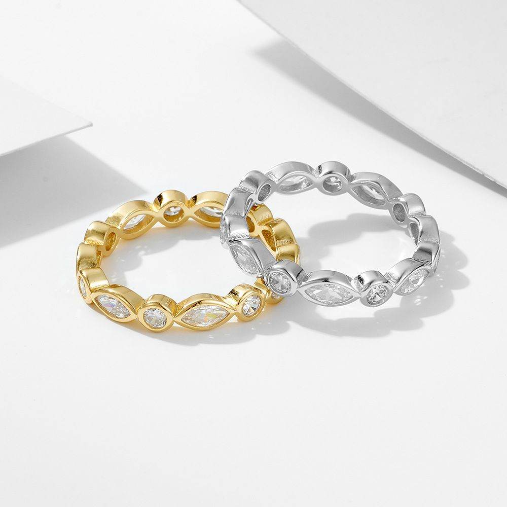Round Oval Eternity Ring - Aventus