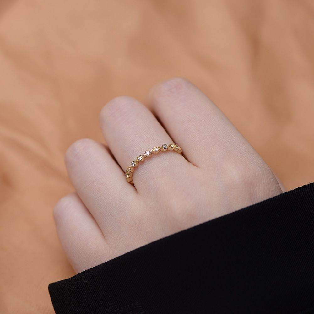 Round Rhombus Eternity Band - Aventus