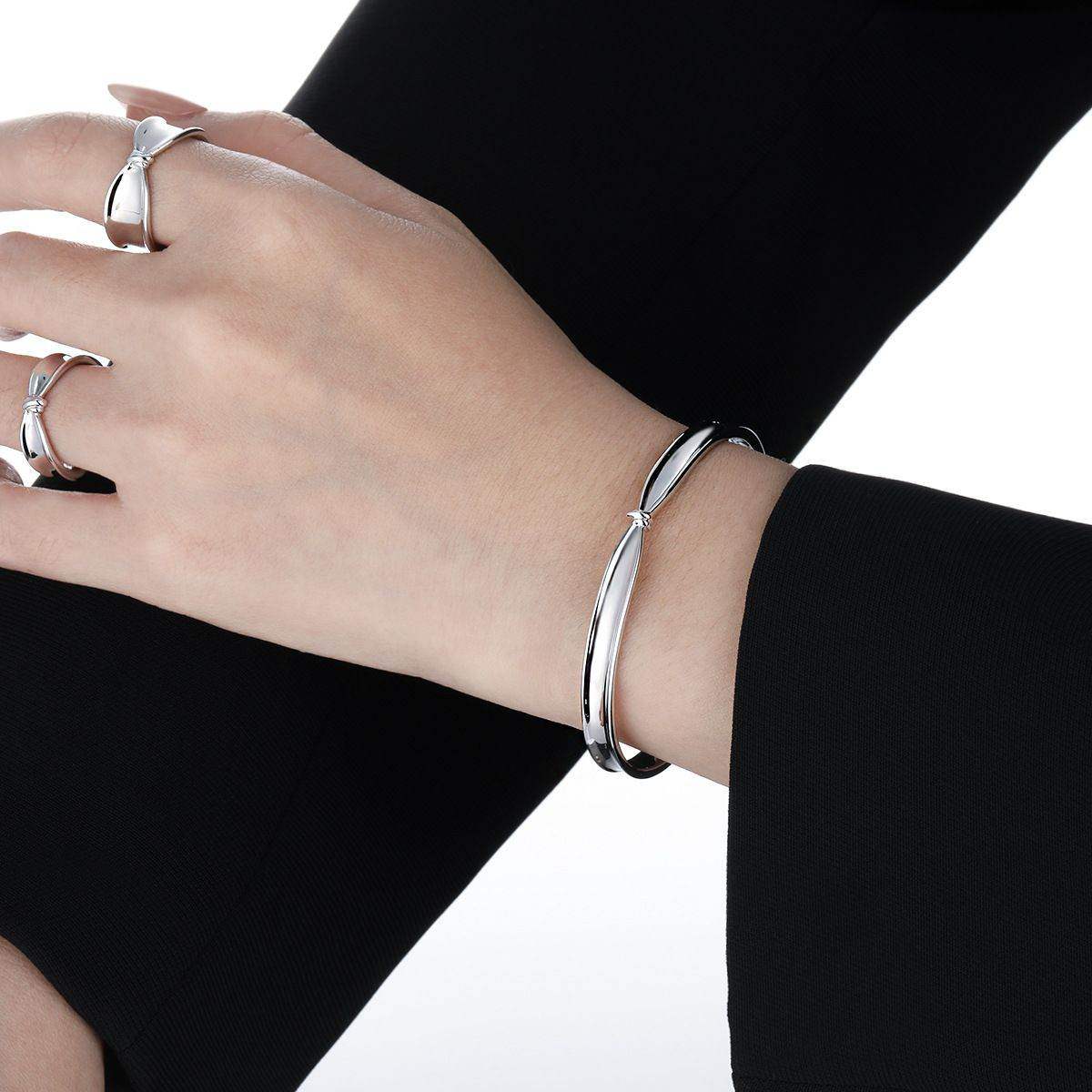 Knotted Cuff Bracelet - Aventus
