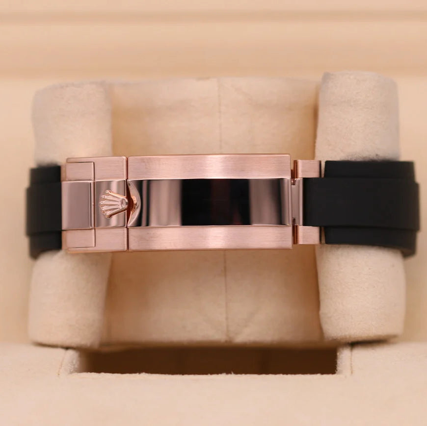Daytona 40 mm Sundust Dial in Everose Gold 126515LN