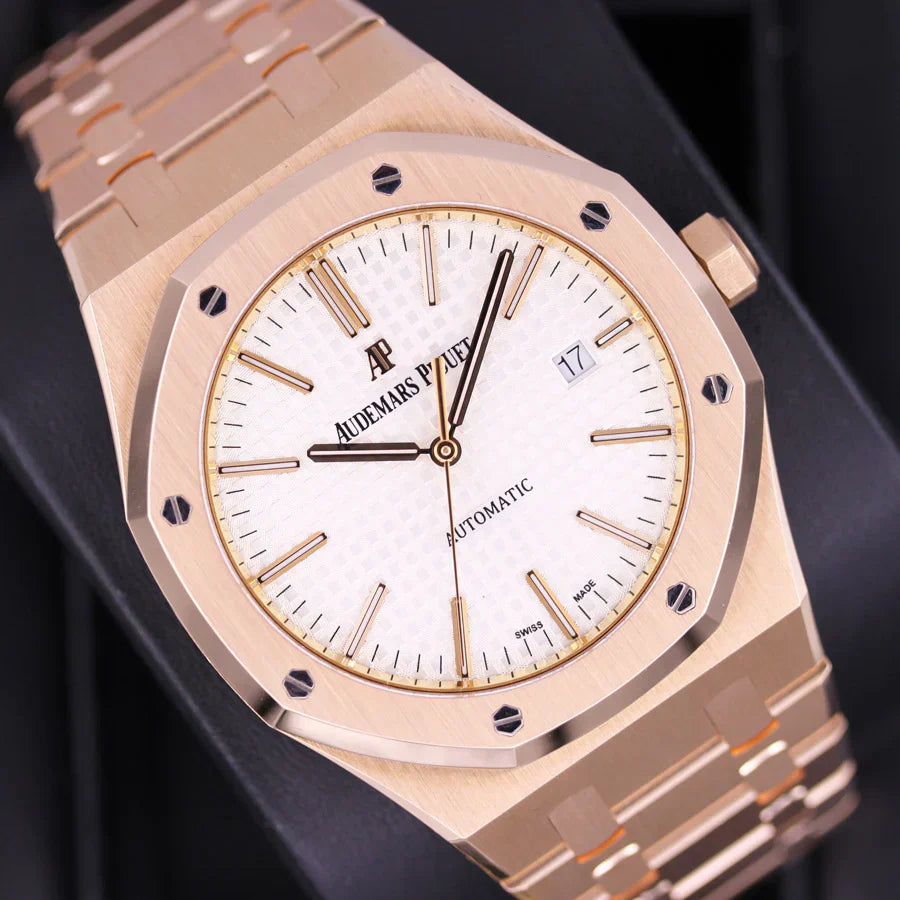 Royal Oak White Dial 15400OR.OO.1220OR.02