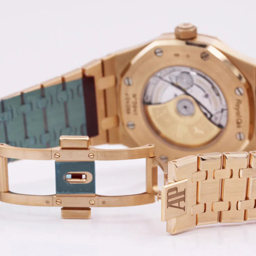 Royal Oak White Dial 15400OR.OO.1220OR.02