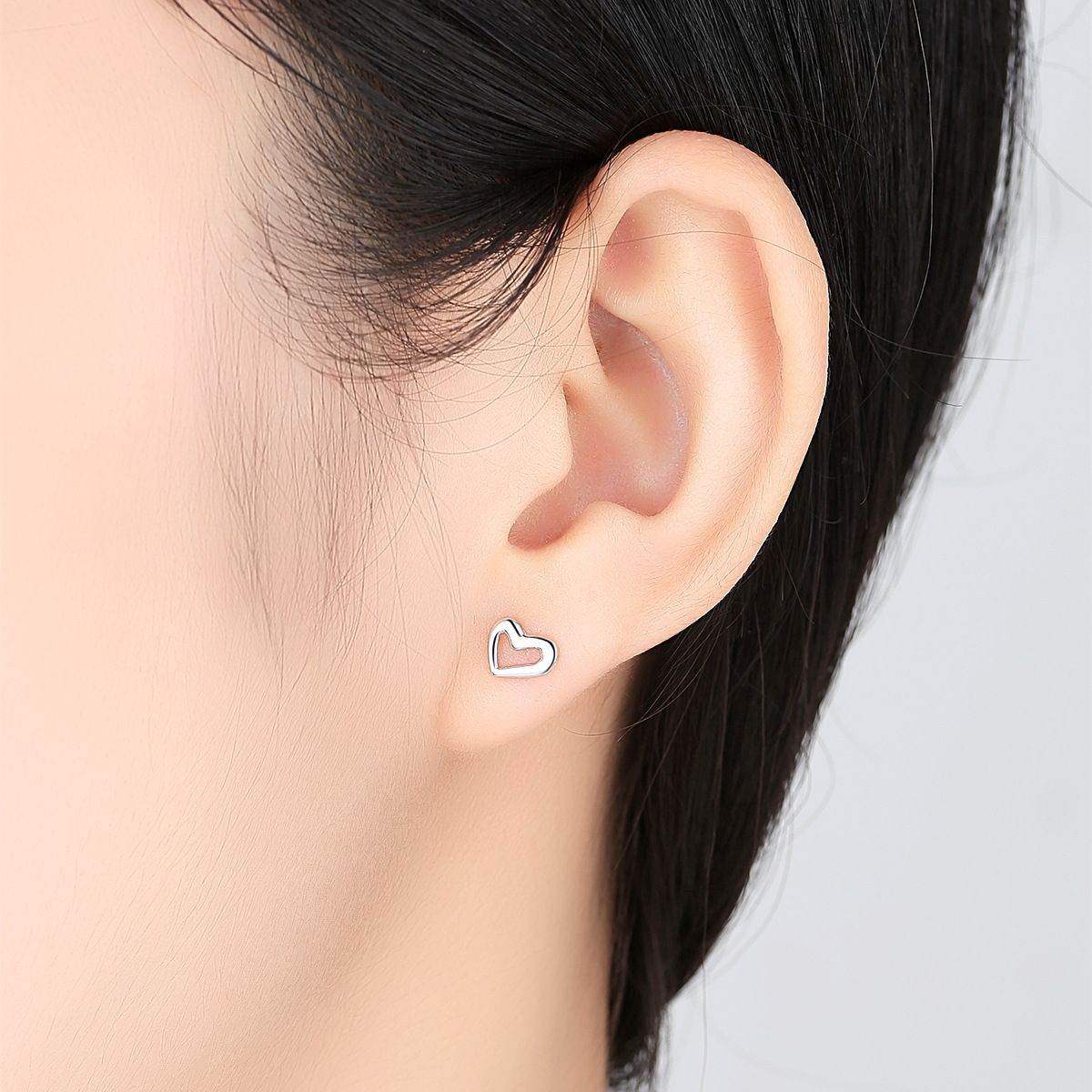 Hearted Stud Earrings - Aventus