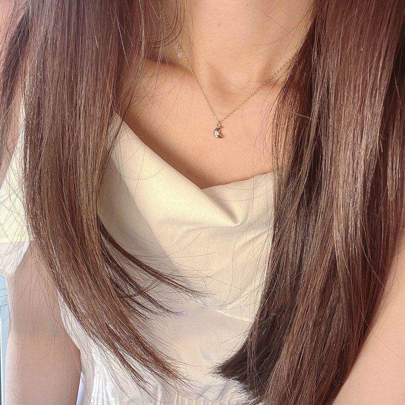 Crescent Moon Necklace - Aventus