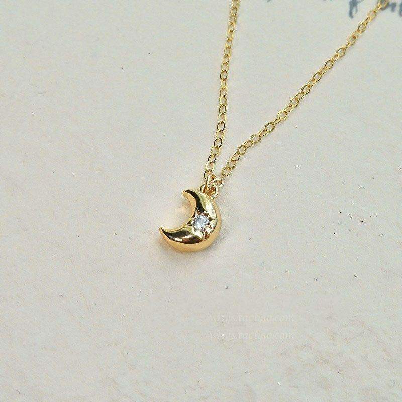 Crescent Moon Necklace - Aventus
