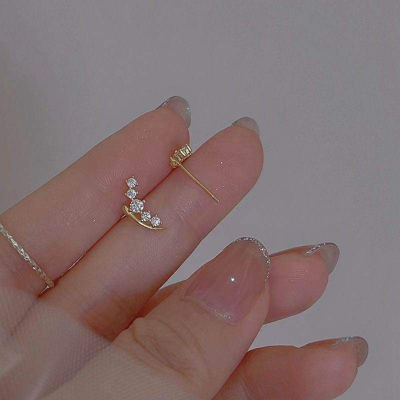 Crescent Sparkle Earrings - Aventus