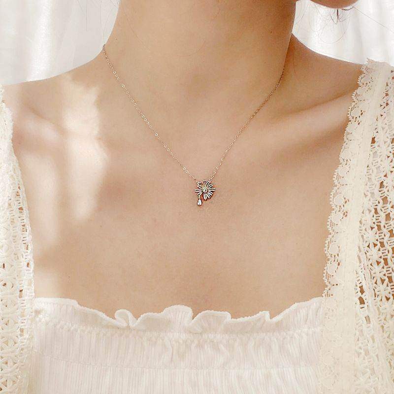 Daisy Flower Necklace - Aventus