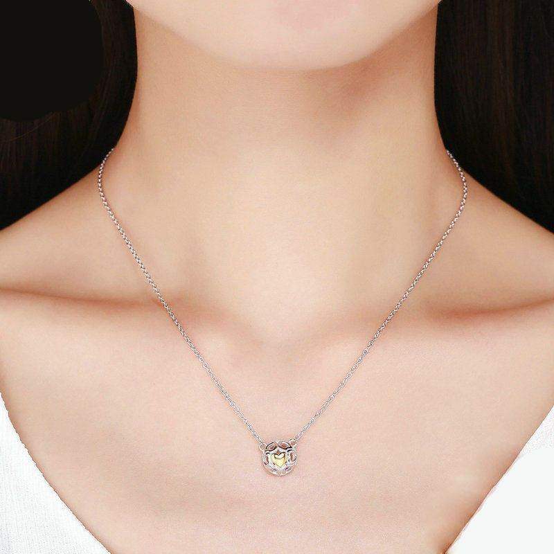 Golden Heart Ball Necklace - Aventus