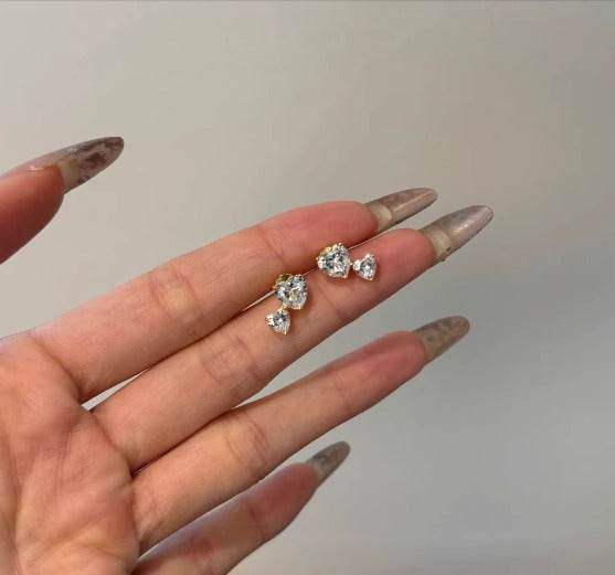 Graduated Heart Gold Studs - Aventus