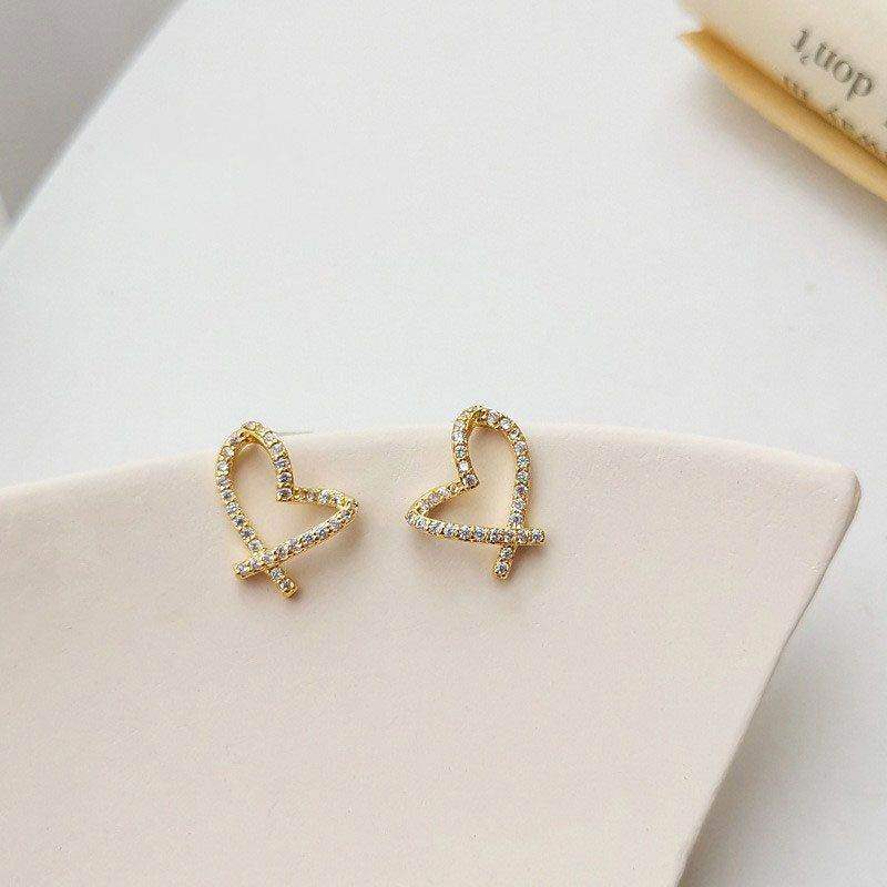 Hollow Heart Earrings - Aventus