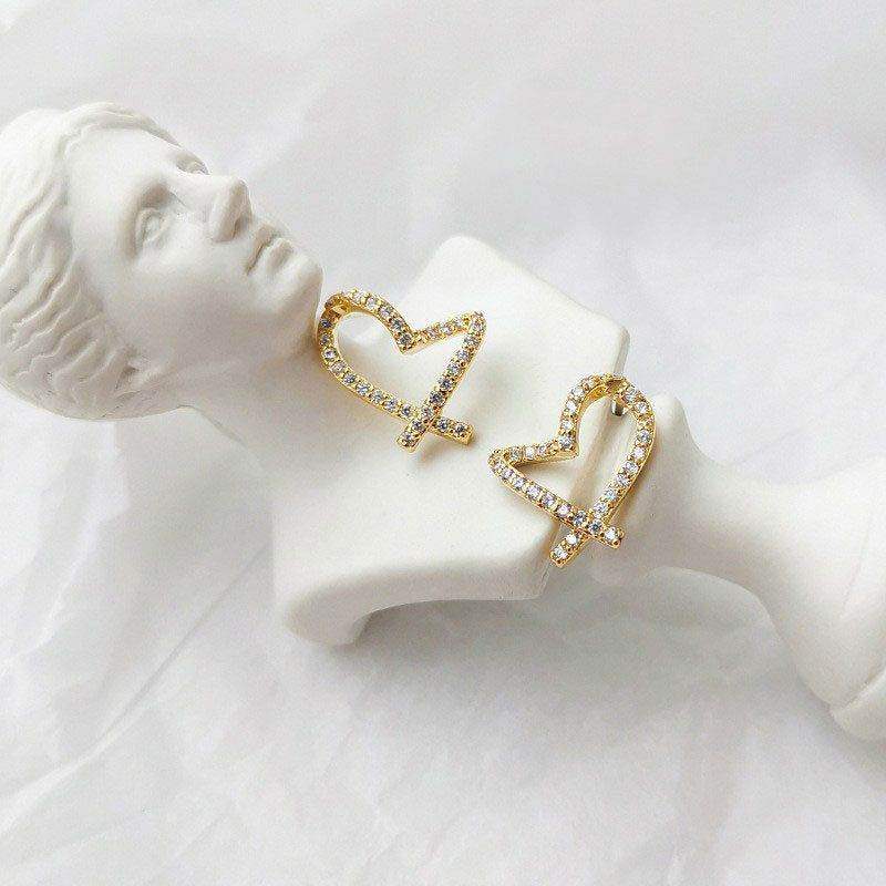 Hollow Heart Earrings - Aventus