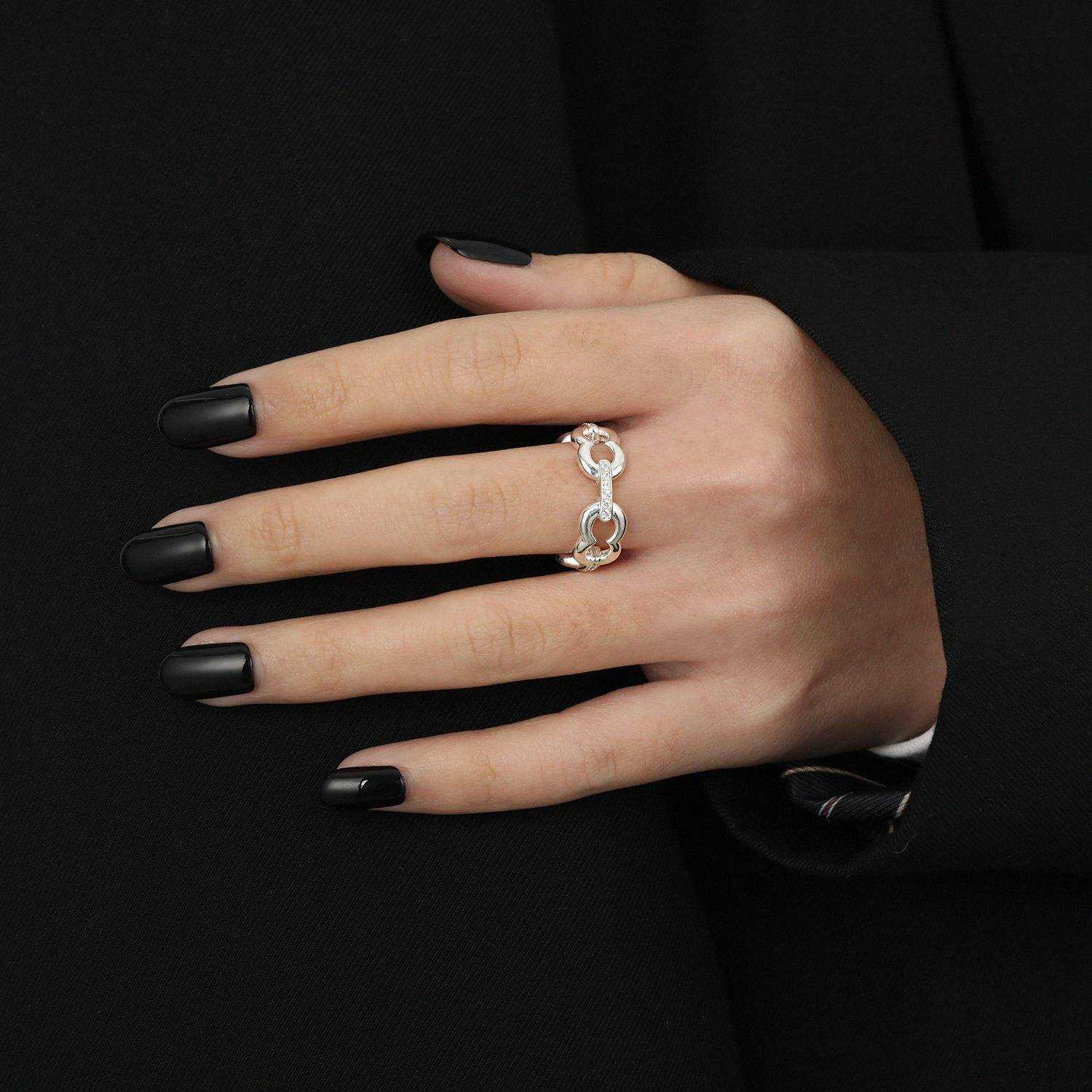 Hollow Shaped Ring - Aventus