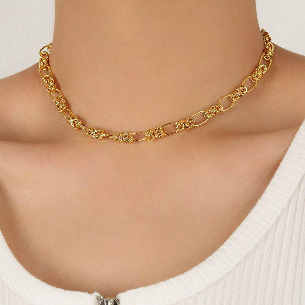 Knot Cross Chain Necklace - Aventus