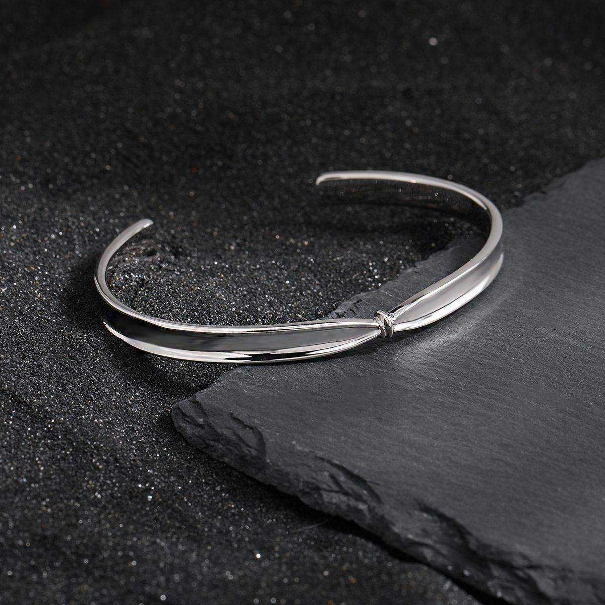 Knotted Cuff Bracelet - Aventus