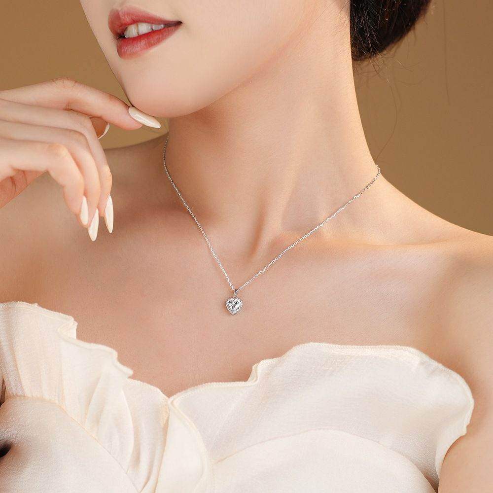 Pave Halo Heart Jewelry Set - Aventus