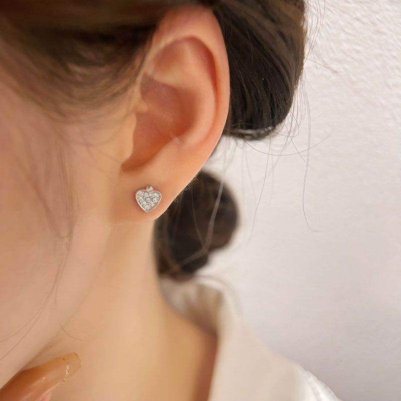 Pave Heart Stud Earrings - Aventus