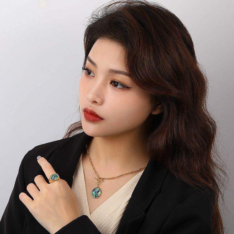 Round Abalone Shell Necklace - Aventus