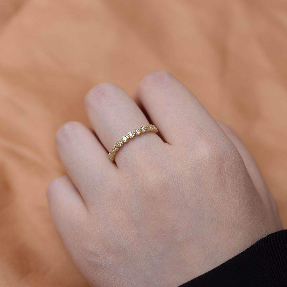 Round Diamond Eternity Band - Aventus