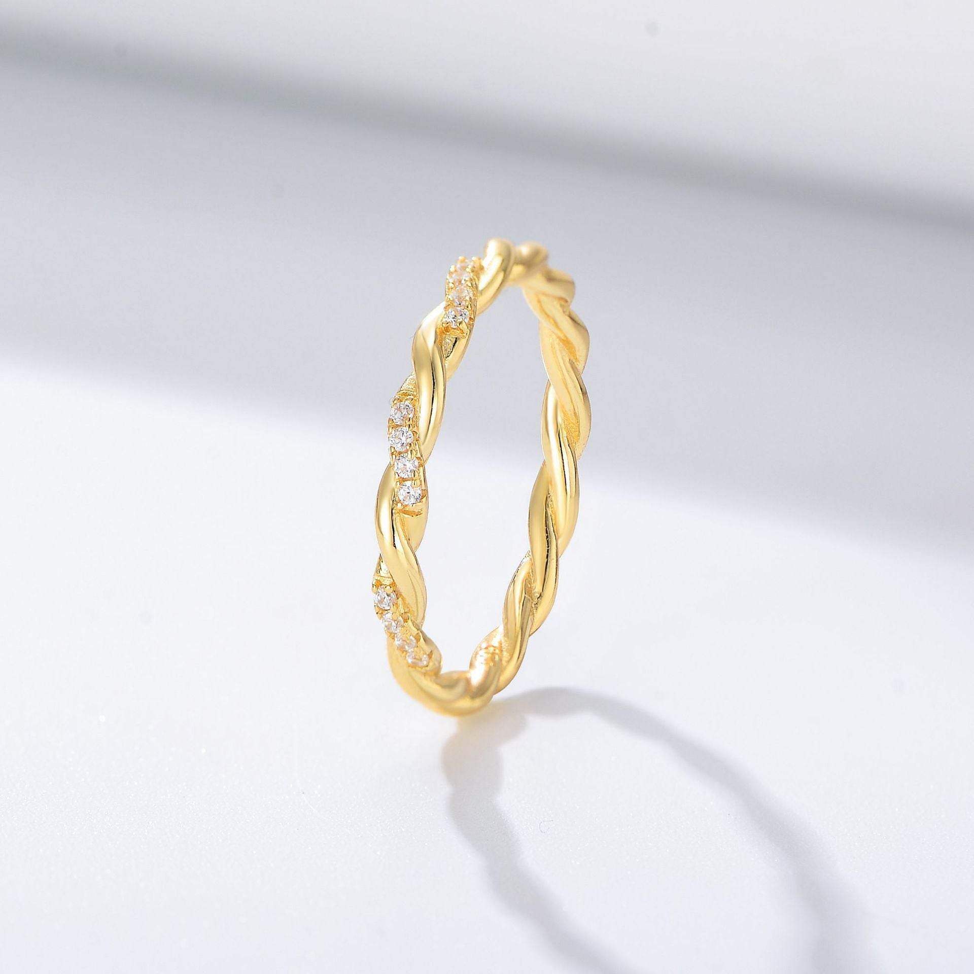 Twisted Eternity Ring - Aventus