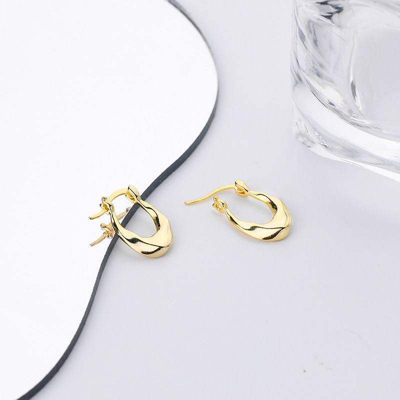 U Shape Huggie Earrings - Aventus