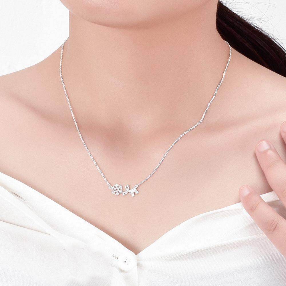 White Snowflake Reindeer Necklace - Aventus